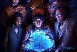 Sinopsis Haunted Mansion, Film Komedi Dokter yang Tinggal di Rumah Berhantu