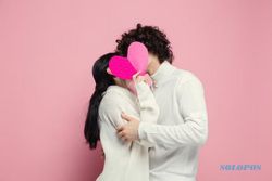 6 Juli Hari Ciuman Internasional, Ini Fakta Unik Seputar Berciuman