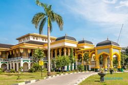 Indahnya Istana Maimun Medan, Bergaya Campuran Islam - Melayu - Eropa