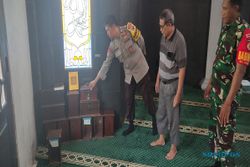 Viral! Aksi Pencurian Kotak Amal di Masjid Semarang Terekam Kamera CCTV