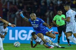 Hasil Liga 1: Hajar PSIS Semarang, Persib Bandung Naik ke Urutan 2 Klasemen