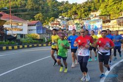 Sandiaga Uno Lari Pagi Bareng Warga Papua, Erick Thohir Bertemu Ganjar