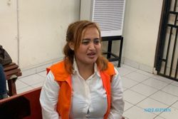 Selebgram Lina Jalani Sidang Perdana Konten Makan Kulit Babi dengan Bismillah