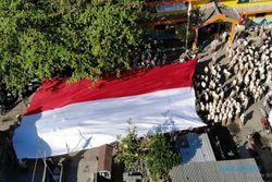 HUT RI, Murid SD Muhammadiyah PK Banyudono Boyolali Bentangkan Bendera Raksasa
