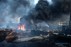 52 Kapal Ludes Terbakar di Pelabuhan Jongor Tegal, Kerugian Ditaksir 150 Miliar