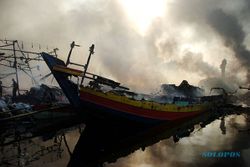 Kebakaran di Pelabuhan Jongor Tegal, 52 Kapal Nelayan Hangus