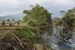 Musim Kemarau, Petani di Tasikmalaya Gunakan Kincir Air untuk Aliri Sawah
