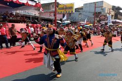 Meriah! Ribuan Orang Padati Ambarawa Semarang Saksikan Karnaval Kemerdekaan RI