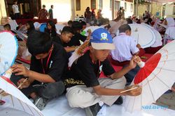 Ratusan Pelajar Adu Kreatif Lomba Lukis Payung di Monumen Juang 45 Klaten