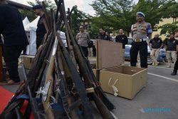 Polda Lampung Musnahkan Barang Bukti 566 Pucuk Senjata Api Rakitan