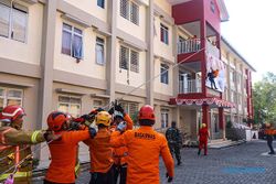 Latihan Gabungan Penanganan Bencana Alam di Rusunawa Putri Cempo Blok E Solo