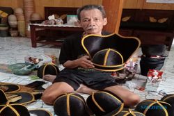 Pengrajin Topi Boyolali Sebut Songkok yang Dipakai Jokowi Buatannya