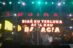 Ambyar Mak Pyar Buka Konser Ndarboy Genk di Wonogiri, Ribuan Penonton Bergoyang
