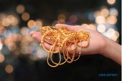 Arti Mimpi Mendapatkan Perhiasan Emas Menurut Tafsir Islam