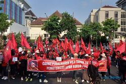 Demo di Depan Kantor Gubernur Jateng, Buruh Ingin Bertemu Ganjar Pranowo