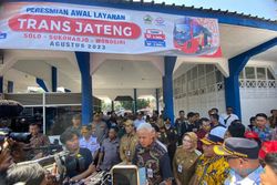 Gubernur Ganjar Pranowo Ingatkan Standar Minimal Kebersihan di BRT Trans Jateng