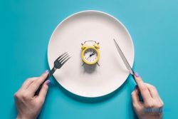 Beda Metode Intermittent Fasting, Beda Jadwal Makannya