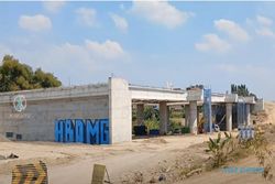 Belum Selesai Dibangun, Jembatan Terpanjang Tol Solo-Jogja Sudah Dicorat-coret