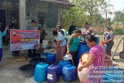 Polres Grobogan Salurkan 15.000 Liter Air kepada Warga Terdampak Kekeringan