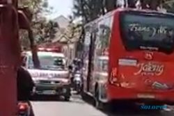 Bus Trans Jateng Ngeblong hingga Tutup Jalur Ambulans di Sragen Viral di Medsos