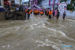 Diguyur Hujan Deras, Sejumlah Ruas Jalan di Pekanbaru Terendam Banjir