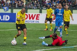 Borusia Dortmund Legend Kalahkan Persib All Star 4-0 di Laga Persahabatan