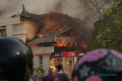 Penampakan Kantor Bupati Pohuwato Gorontalo Dibakar Massa Demostran