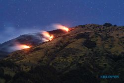 Kebakaran di Lereng Gunung Sumbing, Puluhan Pendaki Dievakuasi
