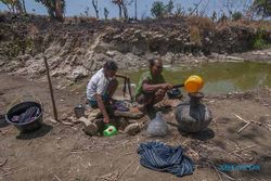 Kekeringan Boyolali, Warga Juwangi Manfaatkan Sisa Air Sungai untuk MCK