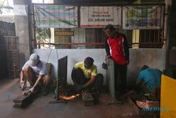 Mengintip Sentra Pandai Besi di Klaten Binaan YDBA, Bikin Produk Cangkul SNI