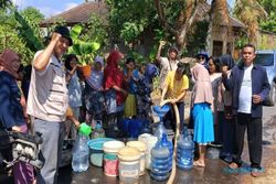 Kagama Sukoharjo Berbagi Air Bersih untuk Korban Kekeringan