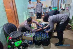 Gerebek Dua Rumah di Karanganyar, Polisi Sita Miras Ratusan Botol Siap Edar 