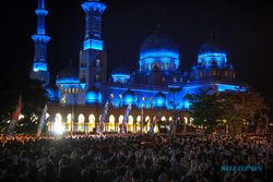 Ribuan Umat Islam Ikuti Selawat Tasyakuran Kemerdekaan di Masjid Sheikh Zayed