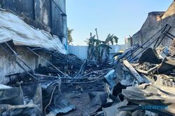 Kebakaran Gudang Elektronik di Jl. Matesih-Karanganyar, Kerugian Rp500 Juta
