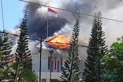 Kantor Bupati dan DPRD Pohuwato Gorontalo Dibakar dan Dirusak Massa