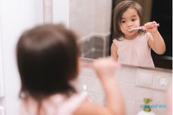 Perhatikan Cara Menyikat Gigi yang Benar pada Anak