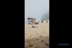 Muncul Fenomena Aneh di Pantai Gunungkidul, Gelap saat Siang Hari