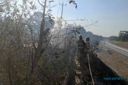Kebakaran Lahan Dekat Tol Kiringan Boyolali, Asap Sempat Ganggu Jarak Pandang