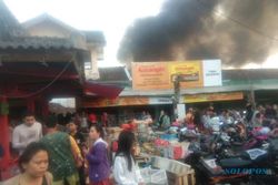 Detik-detik Kebakaran Pasar Slogohimo Wonogiri, Pedagang Panik dan Jalan Macet
