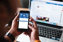 Kini Pengguna Facebook Dapat Miliki hingga 5 Profil Pribadi