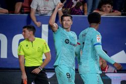 Hasil Osasuna vs Barcelona: Gol Penalti Lewandowski Bawa Barca Menang 2-1