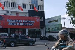 PSI Solo Turunkan Spanduk Tegak Lurus Jokowi, Diganti Spanduk Kaesang