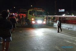 Breaking News! Rem Blong, Truk Seruduk Belasan Motor di Simpang Exit Tol Bawen