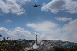 320.000 Liter Air Belum Matikan Api TPA Putri Cempo, Gibran: Water Bombing Lagi