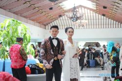 Semarakkan Hari Batik Nasional, Bandara Adi Soemarmo Gelar Fashion Show