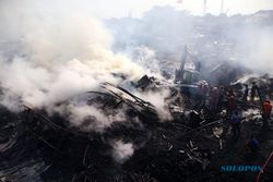 Kondisi Terkini Puing-puing Sisa Kebakaran Gudang Rosok di Pasar Kliwon Solo