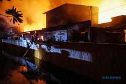 Begini Kronologi Kebakaran Gudang Rongsok di Pasar Kliwon Solo