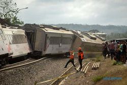 Penampakan 2 Kereta Api Kecelakaan di Kulonprogo, Sejumlah Gerbong Terguling