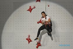 Momen Desak Made Rita Raih Emas Nomor Speed Panjat Tebing Asian Games