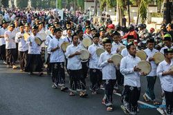 Meriah, Ribuan Santri Ikuti Parade 1.000 Rebana di Semarang